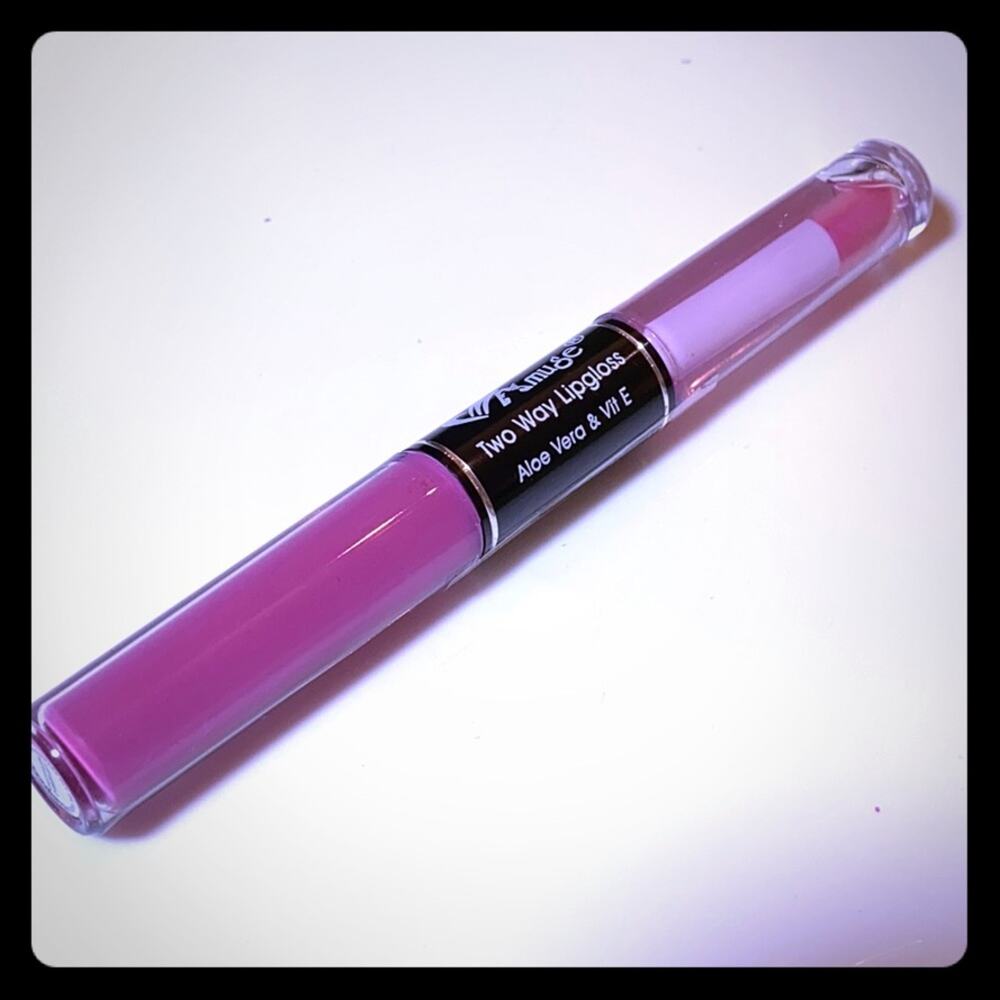Amuse 2-Way LIP GLOSS DUO Aloe Vera Vitamin E Pink Color Clear Shine 6280-2 NEW